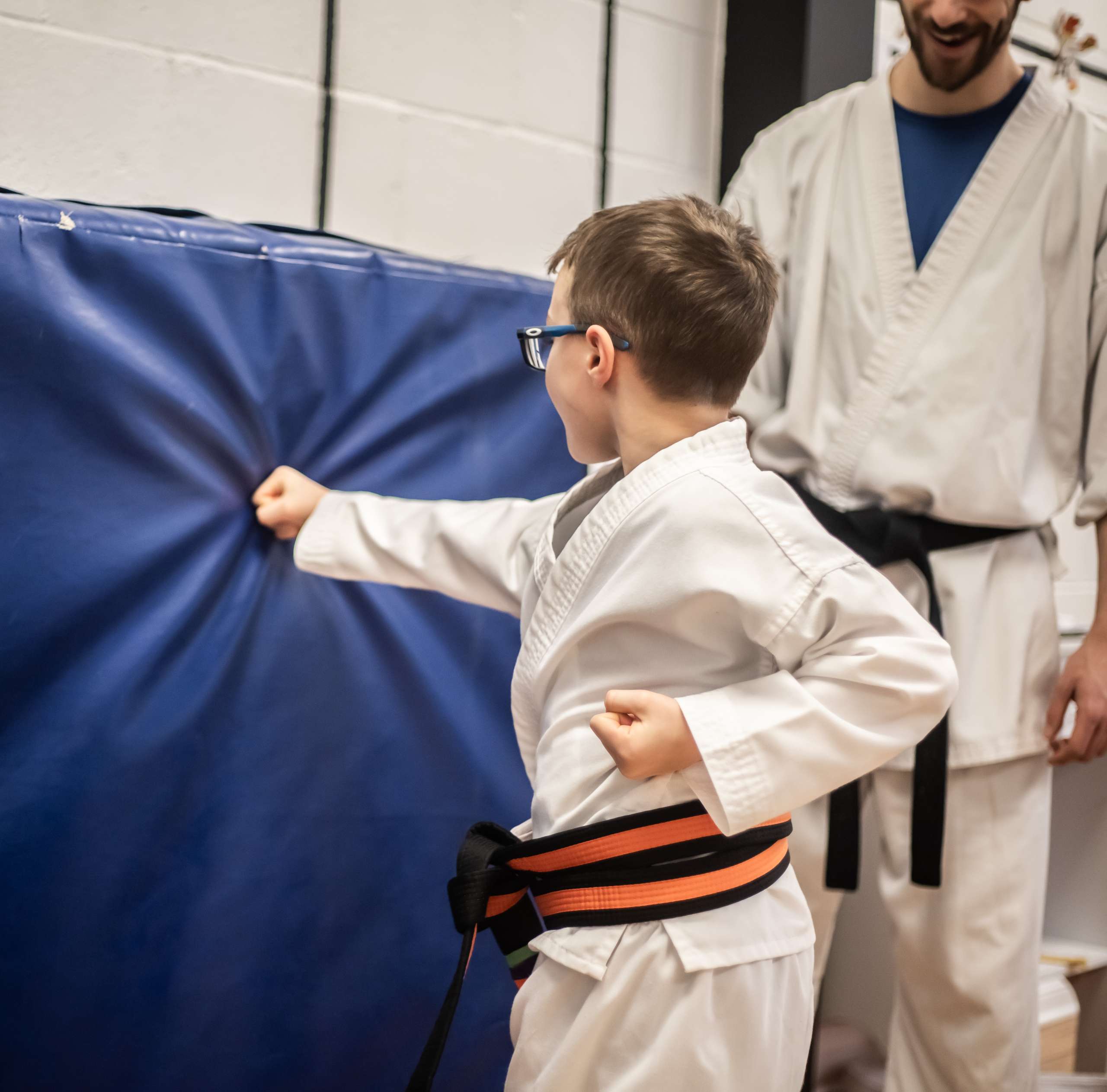 L'apprentissage du karaté peut être très bénéfique pour les enfants qui souffrent d'intimidation à l'école