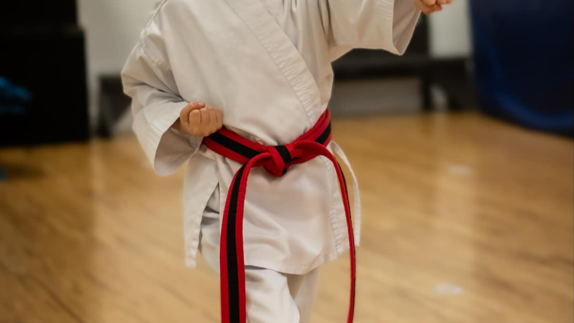 En karaté on apprend à avoir une meilleure concentration